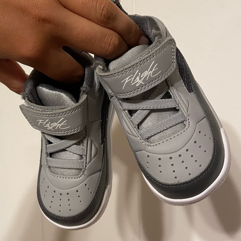Nike Air Jordan Flight Sneakers in gray Size 5/21EU Velcro like new